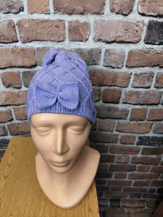 Zimowa czapka beanie fioletowa z kokardką