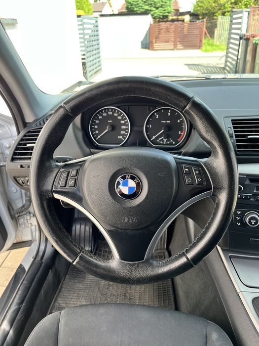 BMW 118d 2009 manual