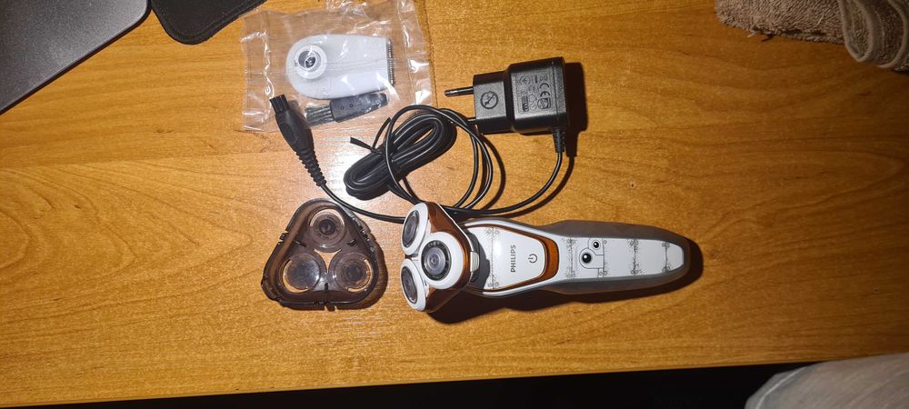 Maszynka do golenia PHILIPS SW5700