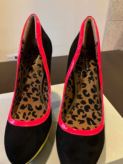 Sapatos Jessica Simpson plataforma pretos tamanho 39 novos