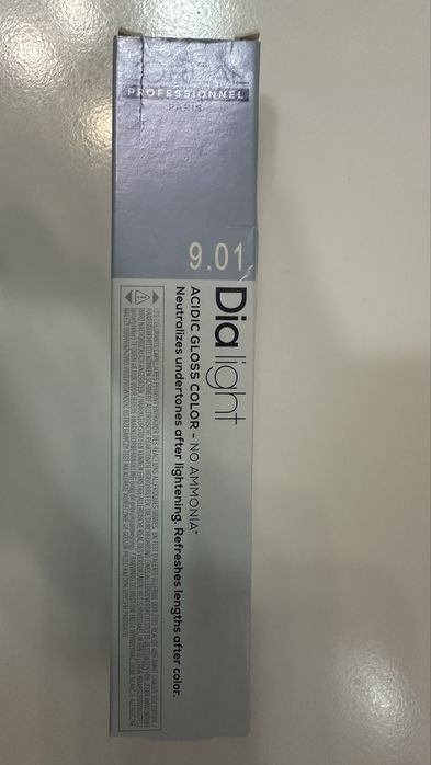 Farba do włosów Dialight 9.01 – bardzo jasny naturalny popielaty blond