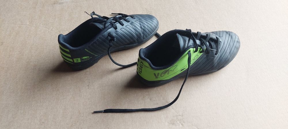 Buty Turfy r 35 Kipsta