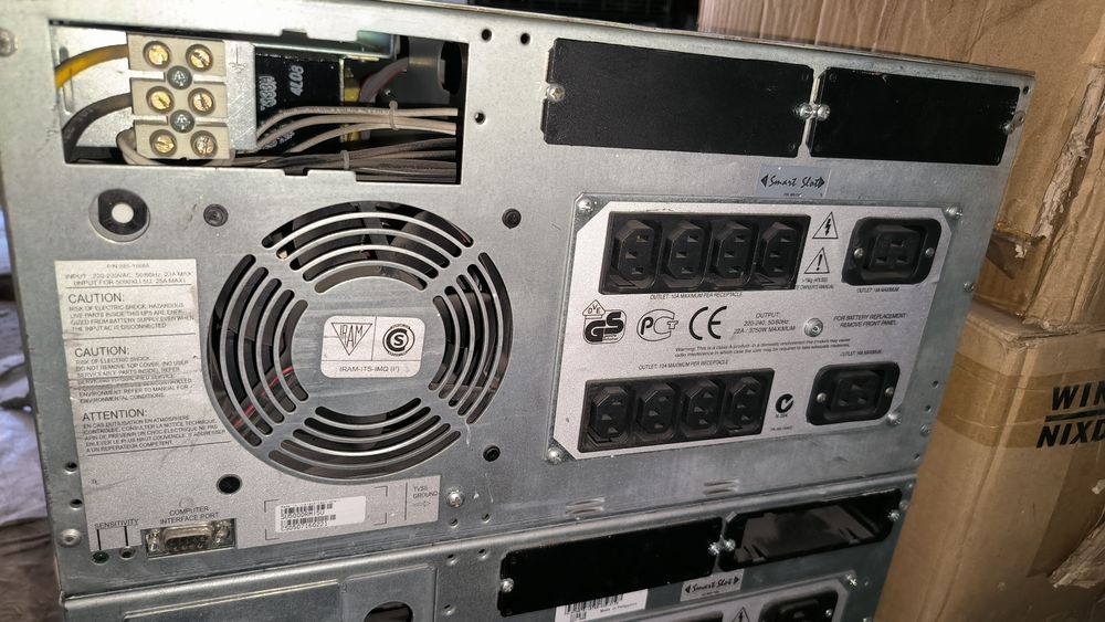 Бесперебійник ДБЖ APC Smart 5000 SU5000RMi5U