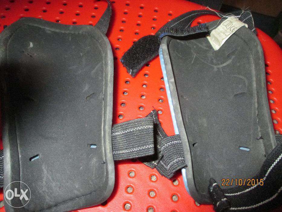 Caneleiras Kipsta - tamanho S