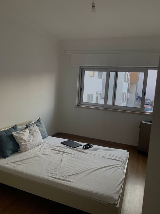 Aluguer de quarto em queluz de baixo