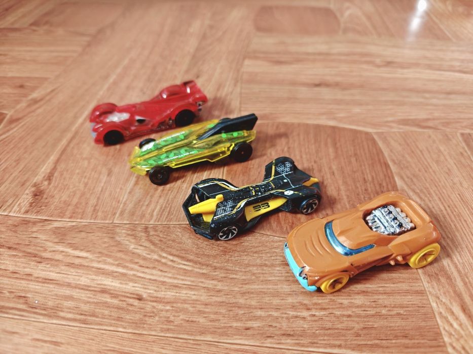 Машинки Hot Wheels