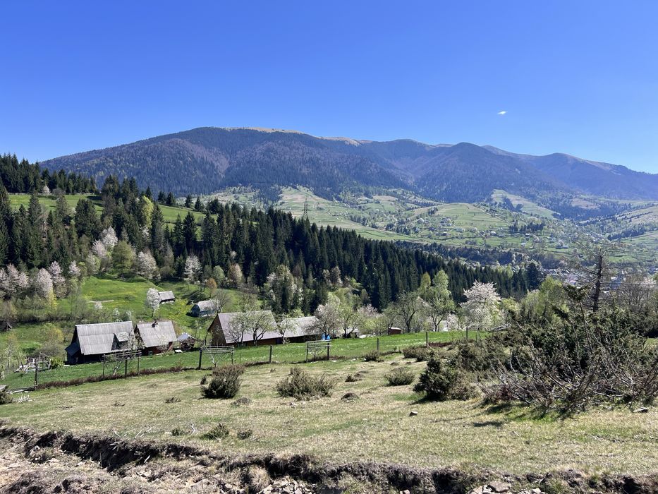 Продається ділянка  у селі Синевир