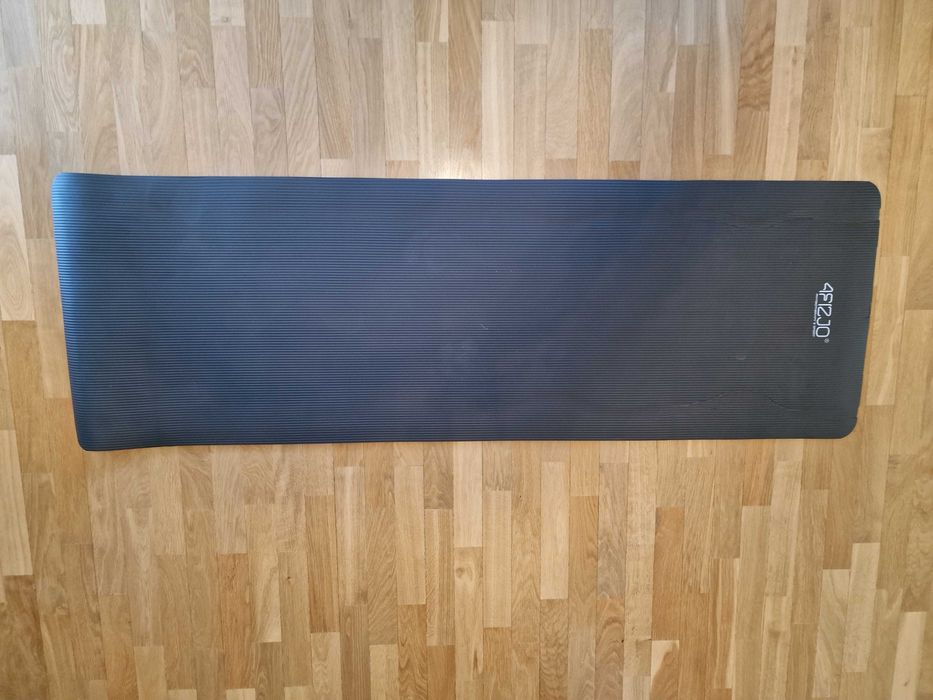 Maty do ćwiczeń - 20 sztuk NOWE  !!!