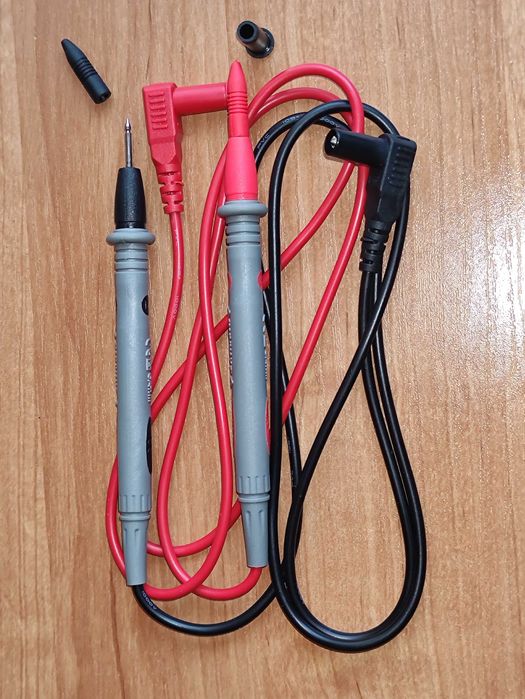 Przewody, kable do multimetru.