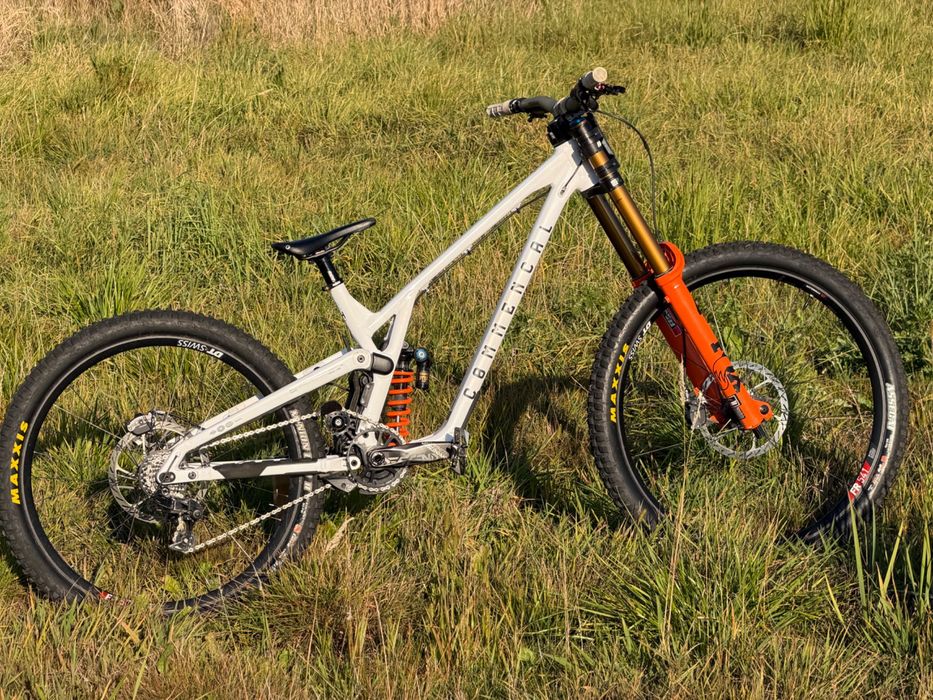 Commencal V5 2026 L