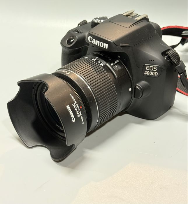 Aparat CANON EOS 4000D + Obiektyw EF-S 18-55 DC Bogaty zestaw Polecam!