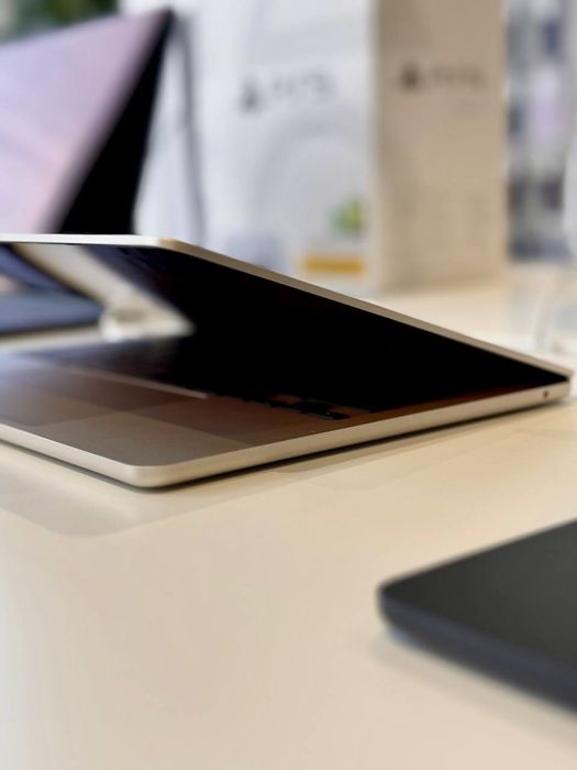 MacBook Air 13.6 2022 M2 8/256Gb Starlight (649$) Магазин/Доставка