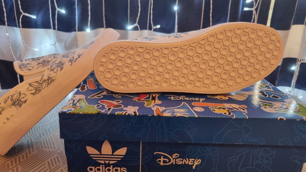 Sapatilha Adidas Originals (nova)