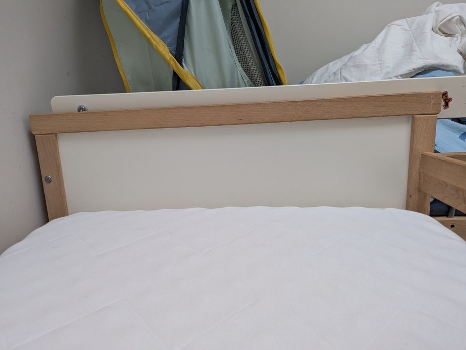 Cama criança com colchão e extras