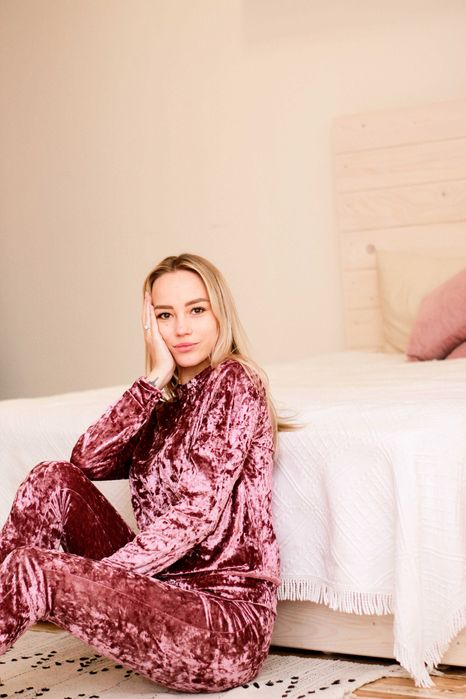 Велюрова ніжна жіноча піжама ( кофта +штани )