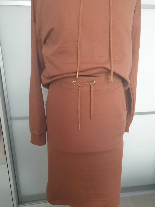 Komplet spódnica z bluzą