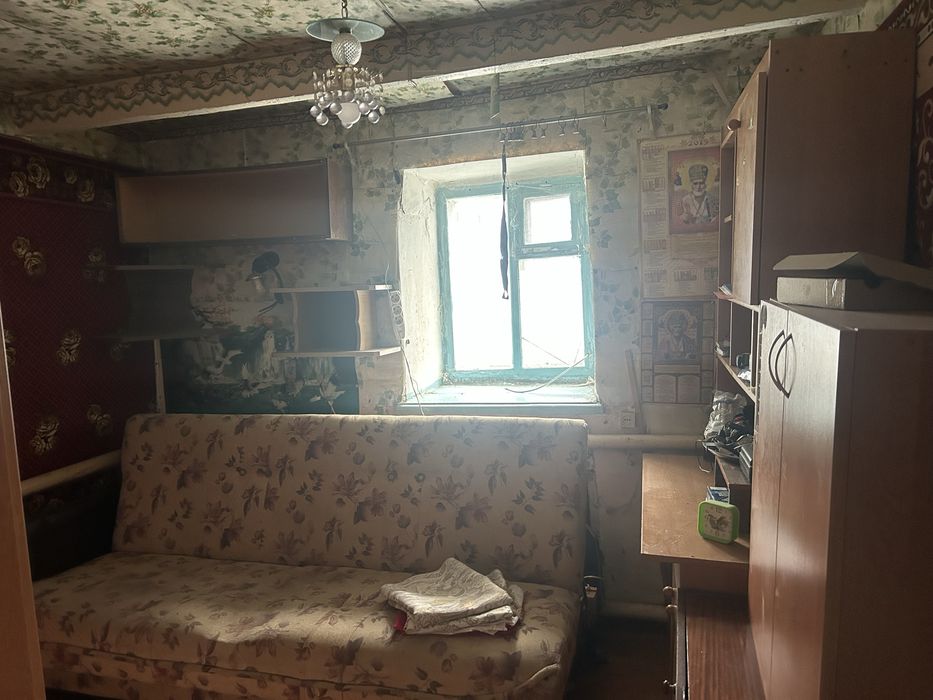 Невеличкий міцний будиночок Веселі Терни, вода, газ, 10соток. Міцний