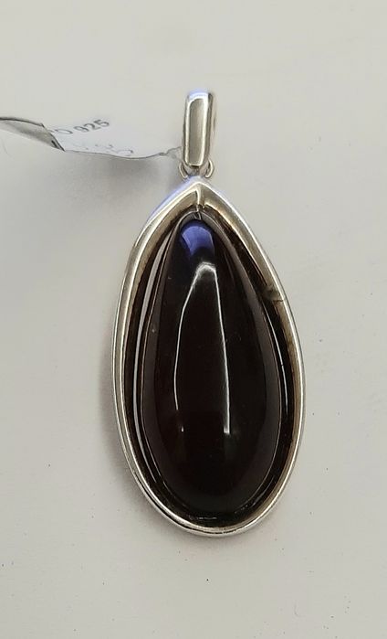 Nowa zawieszka z naturalnego ego burszty