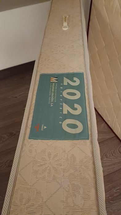2 colchões de molas em muito bom estado