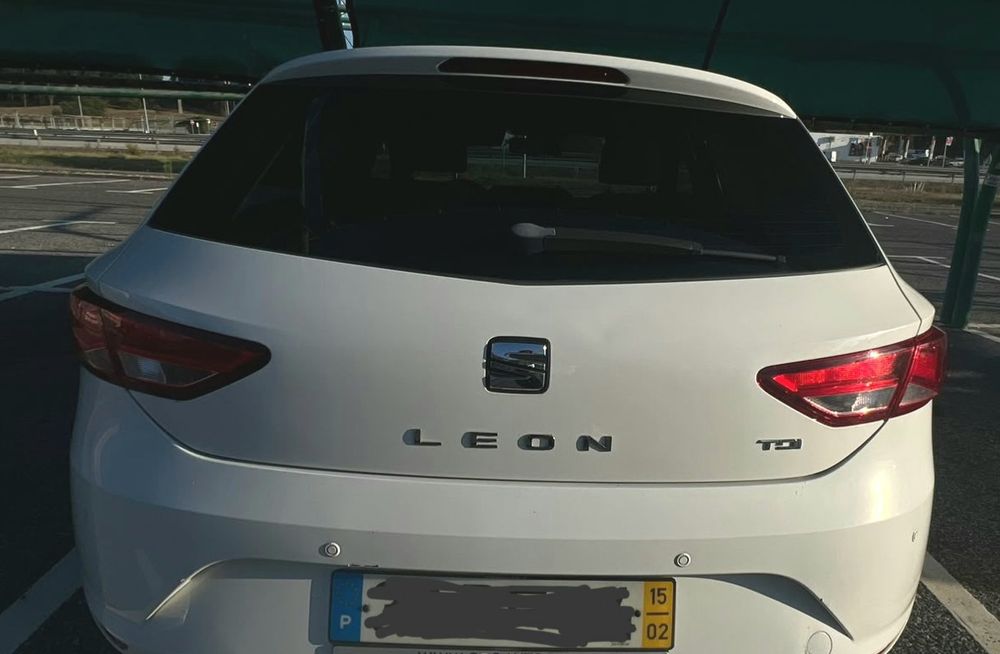 SEAT LEON 1.6 TDI Style,105cv, de 2015, 214 mil kms,1 dono,6990€,impecável