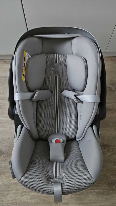 Fotelik Cloud G i-size + baza - Base G (isofix) + pokrowiec GRATIS