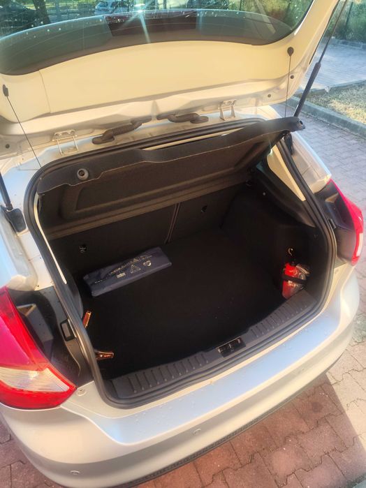 Ford Focus 1.6 TDCi Titanium | Apenas 84.000 km (Livro Ford) | Estaciona Sozinho (Park Assist)