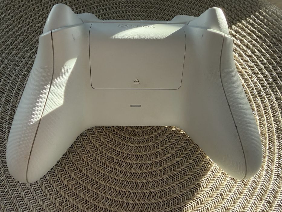 Xbox  series s  komplet z pudelkiem. Stan bardzo dobry plus