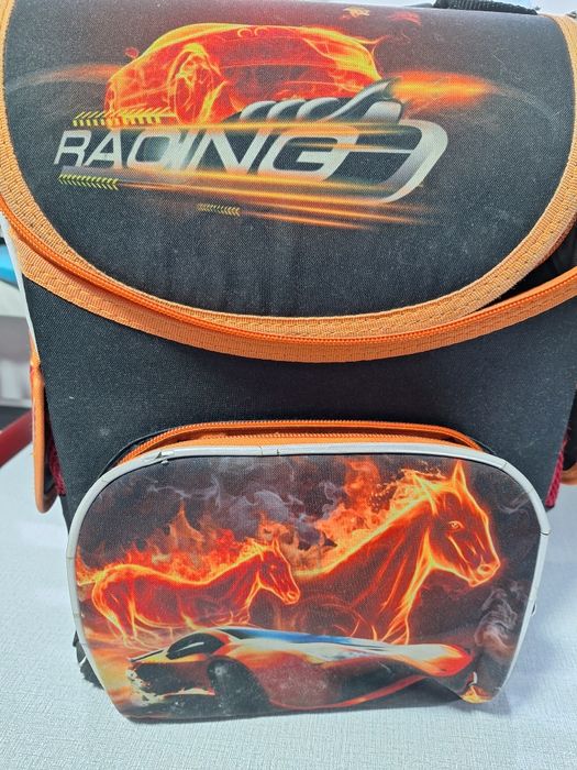 Рюкзак для хлопчика 1-4 класів