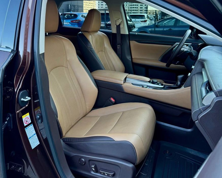 Lexus RX 450h official