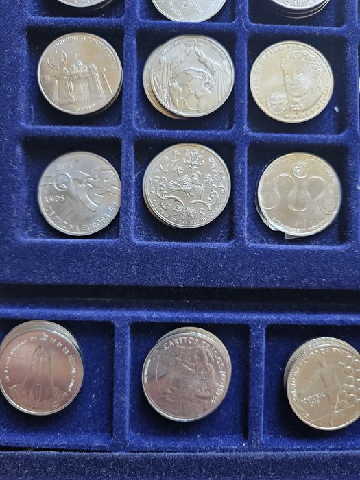 Vendo moedas Comemorativas UNC 2,5€