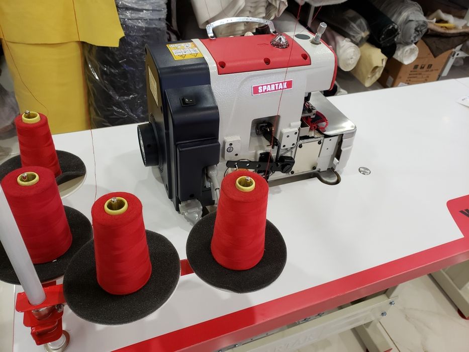 Промышленный четырёхниточный оверлок