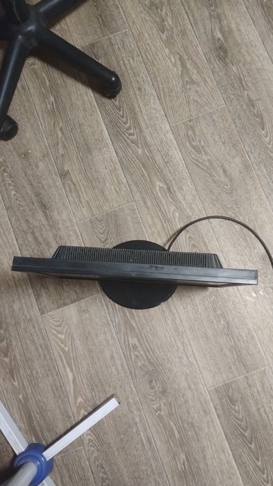 Монитор LG Flatron L1953S с кабелем VGA