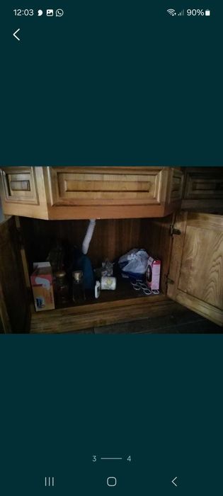 Móvel lavatório em madeira