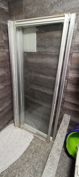 Стекла каленые, для душевой кабины