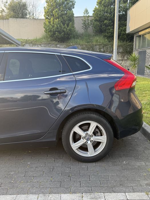 Volvo v40 R-Desing 1.6d