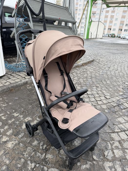 Продам прогулянкову коляску Carrello Nova