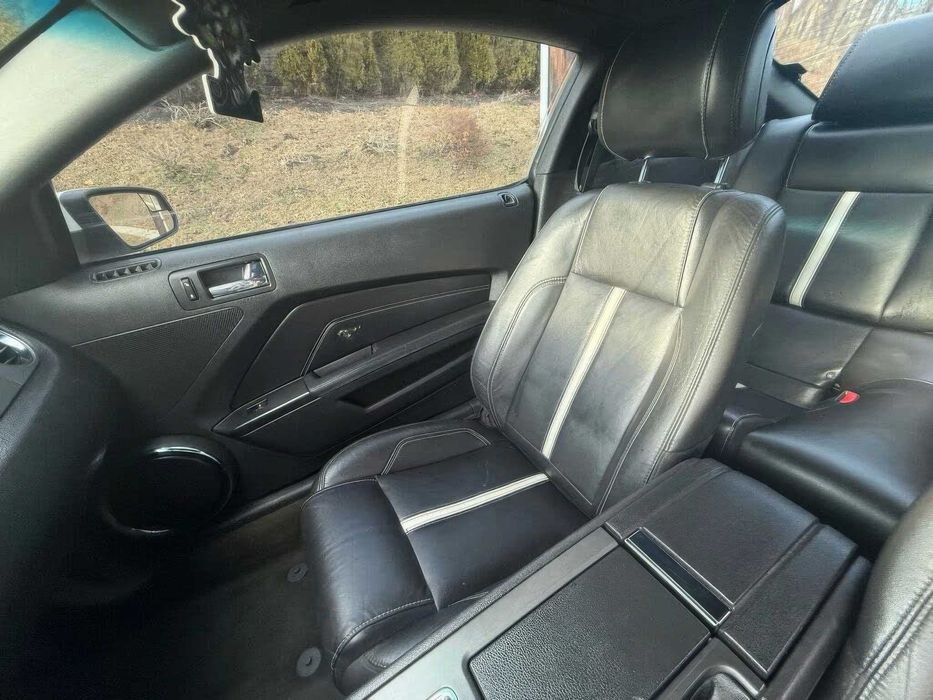 Ford Mustang GT Premium Coupe      2014