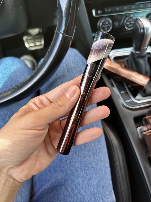 Кісточка для тональної основи Hourglass Fondation Brush