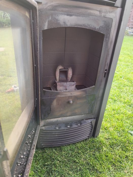 Transport porządny piec koza na pellet z termostatem 3-9kw