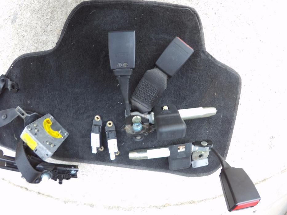 Mercedes W203 - Conjunto Cintos completo