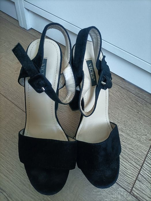 Sandały damskie na słupku (rozmiar 36) VICES