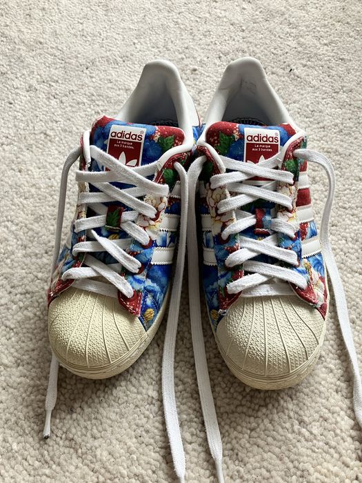 Buty sportowe Adidas Superstar, materiałowe w kolorowe kwiatki, rozm. 38