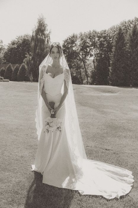 Сукня весільна біла рибка - s