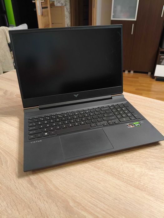 Laptop HP Victus 16 / RYZEN 5 5600H / GeForce RTX 3050 4GB / 512GB SSD / 8GB RAM DDR4