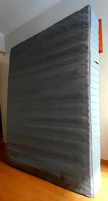 Colchão ikea 140x200cm