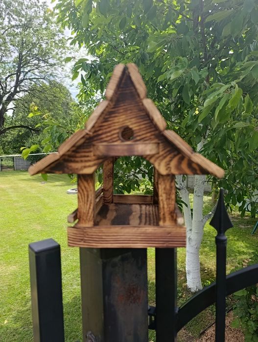 Karmnik dla ptaków drewniany domek góralski wiszący