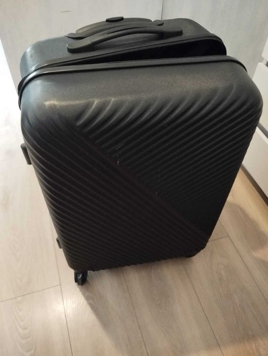 Mala de viagem usada somente 1 vez