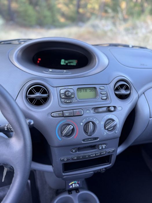 •Toyota Yaris | Terra |  1.0 VVT-I | AC + DA•