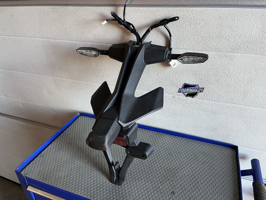 Ogon stelaz tablicy yamaha r1 rn32 kierunki