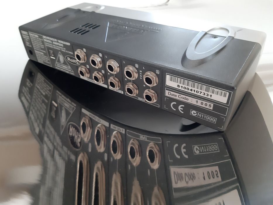 Behringer Mini Amp 800 original em bom estado